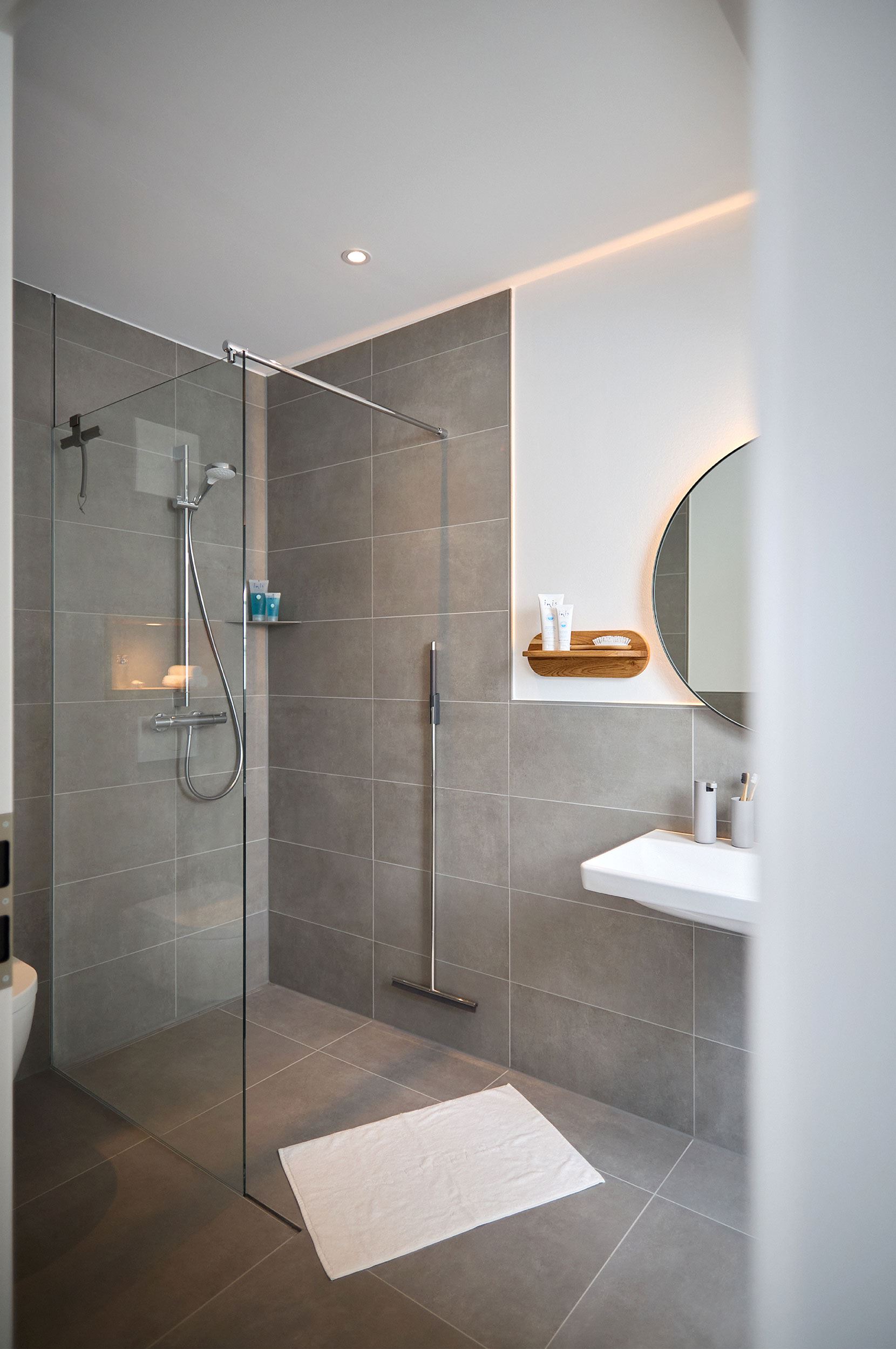 Badezimmer 2, 1. Obergeschoss
angrenzend an Schlafzimmer 2