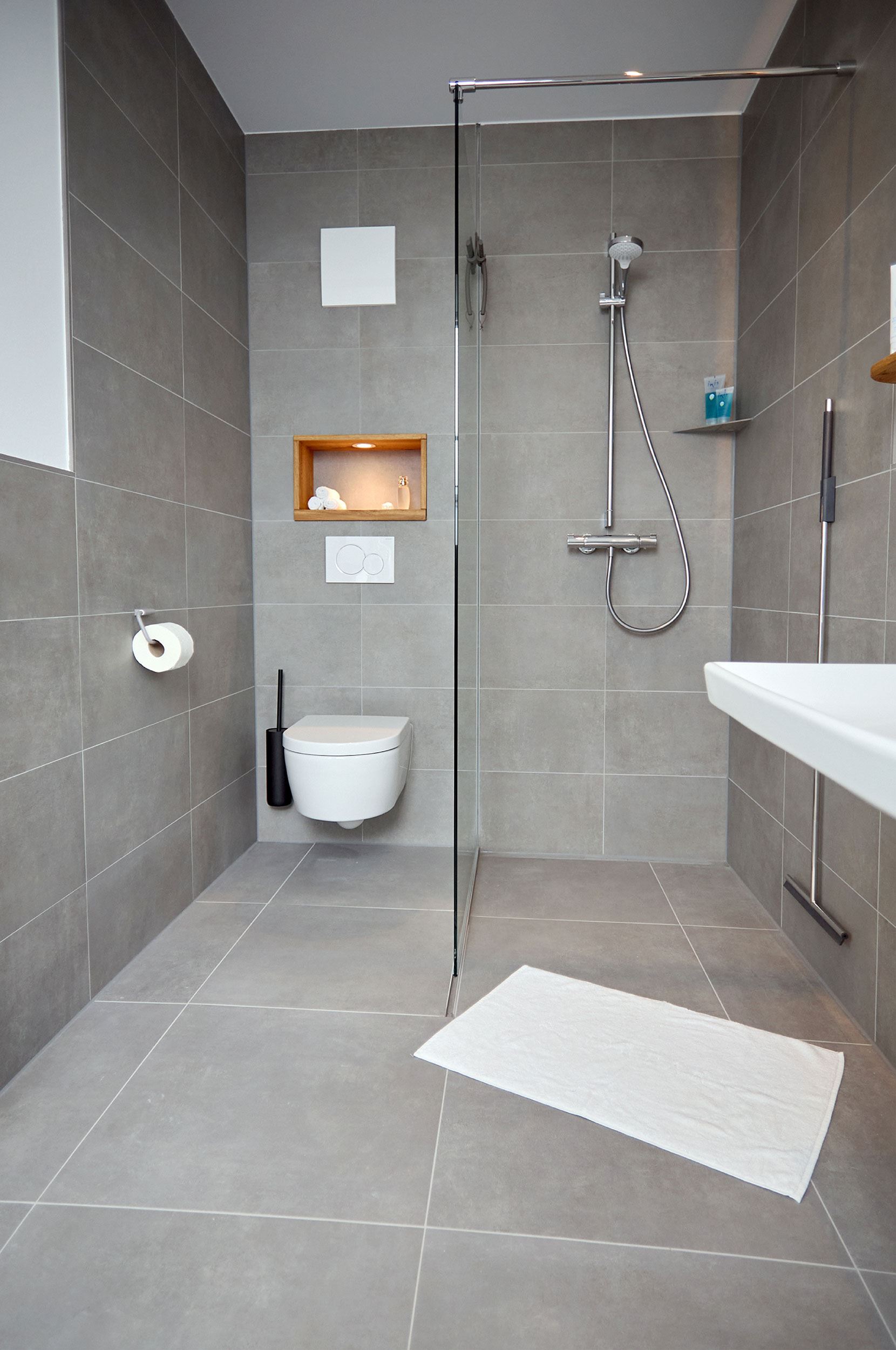 Badezimmer 2, 1. Obergeschoss
angrenzend an Schlafzimmer 2